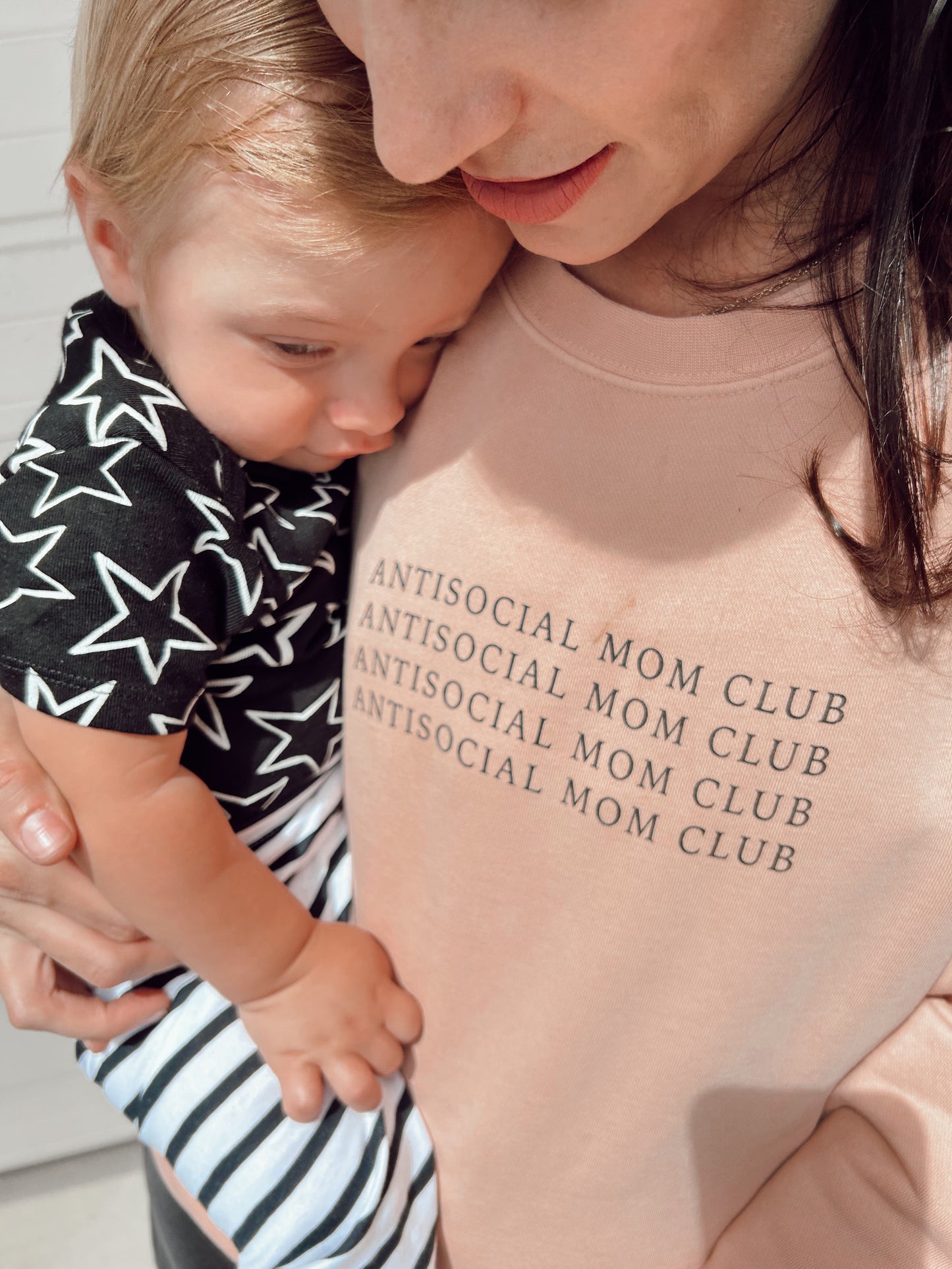 Antisocial mom club sweatshirt in blush